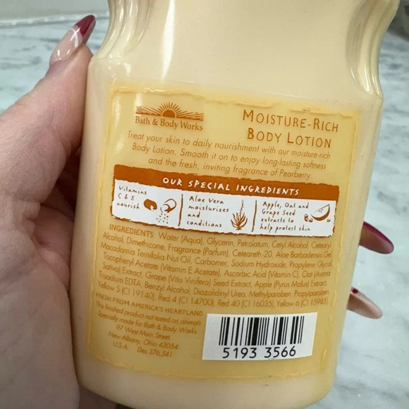 Bath & Body Works OG Vintage Pearberry Lotion - Picture 3 of 3